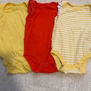 Gap Onesie bundle with eyelet ruffle sleeves 6-12 months
